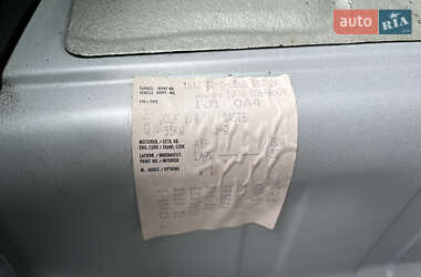 Хэтчбек Volkswagen Golf 2001 в 