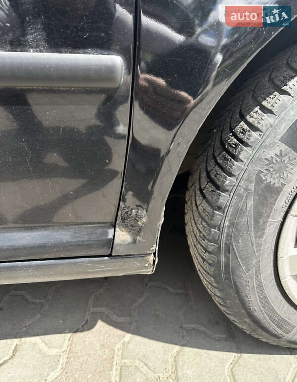 Хетчбек Volkswagen Golf 2000 в Калуші