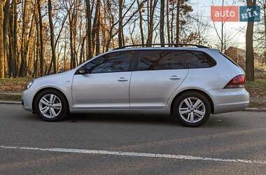 Універсал Volkswagen Golf 2013 в Чернівцях