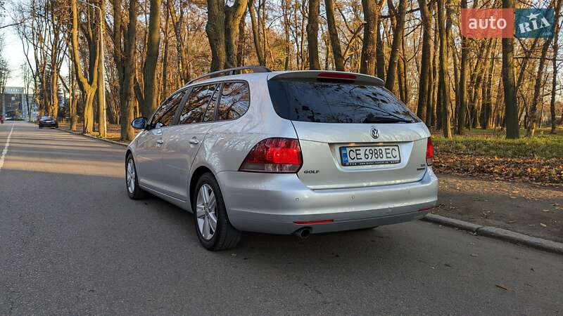 Універсал Volkswagen Golf 2013 в Чернівцях