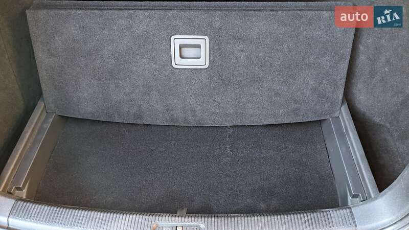 Універсал Volkswagen Golf 2013 в Чернівцях