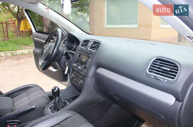 Універсал Volkswagen Golf 2012 в 
