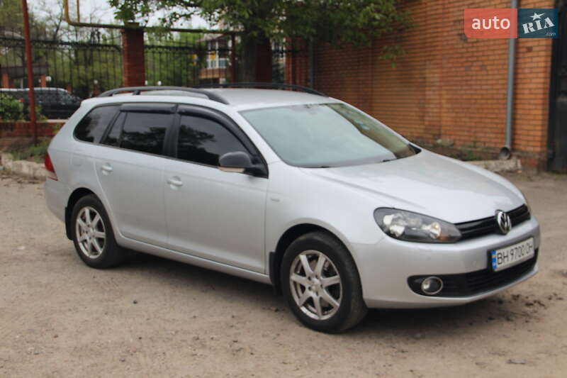 Універсал Volkswagen Golf 2012 в Одесі