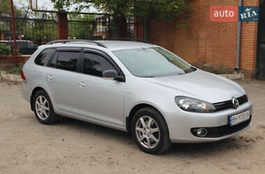 Універсал Volkswagen Golf 2012 в 