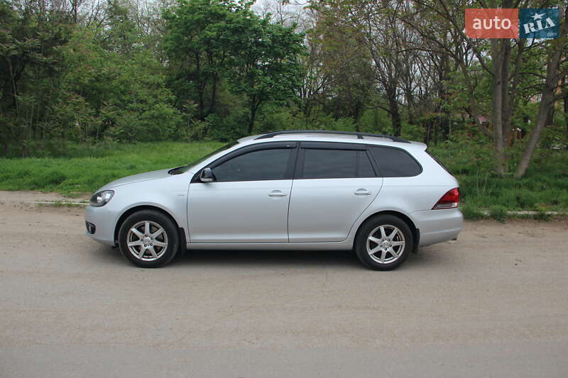 Універсал Volkswagen Golf 2012 в Одесі