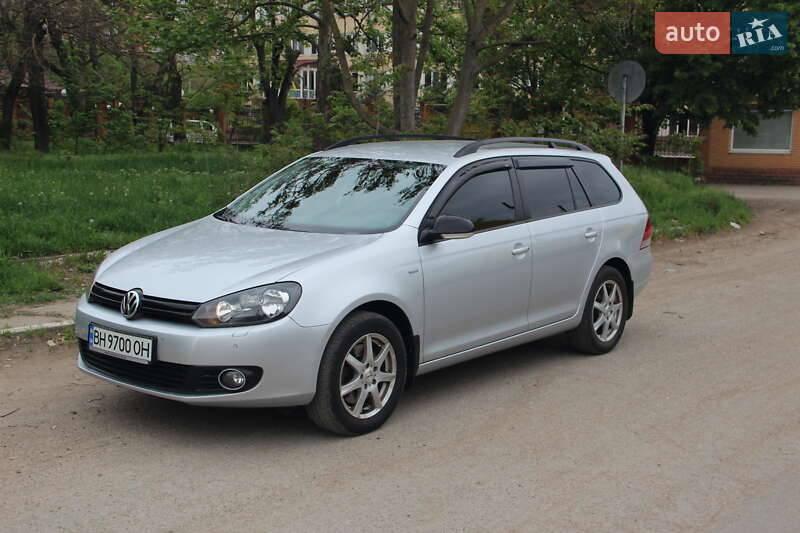 Універсал Volkswagen Golf 2012 в Одесі