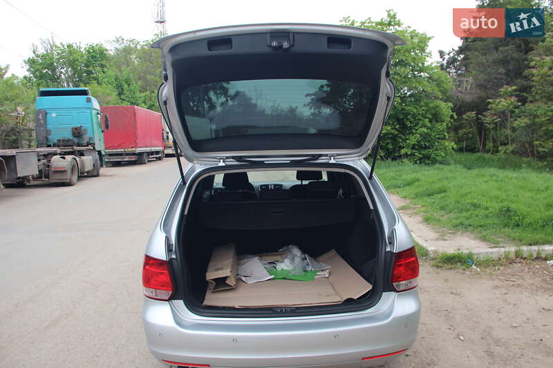 Універсал Volkswagen Golf 2012 в Одесі