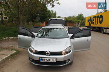 Універсал Volkswagen Golf 2012 в 