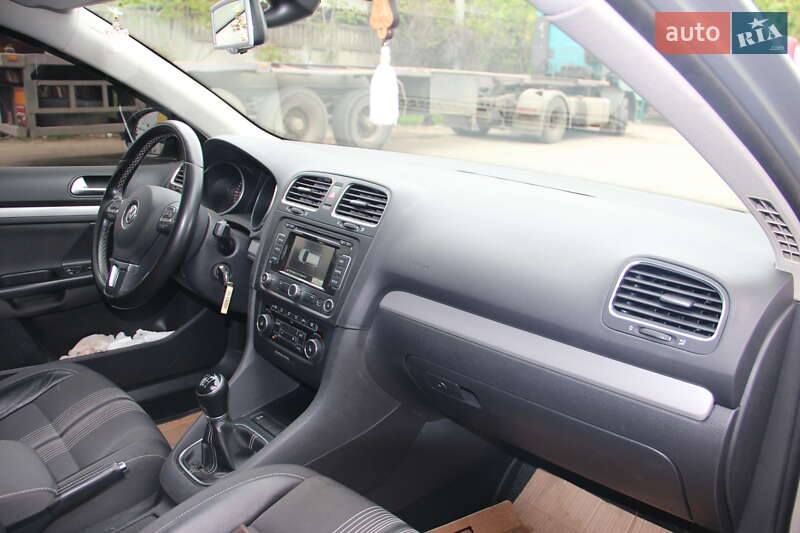 Універсал Volkswagen Golf 2012 в Одесі