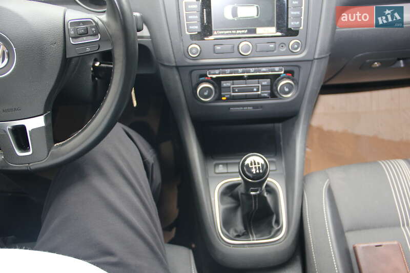 Універсал Volkswagen Golf 2012 в Одесі