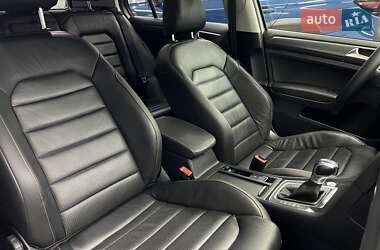 Хетчбек Volkswagen Golf 2018 в 