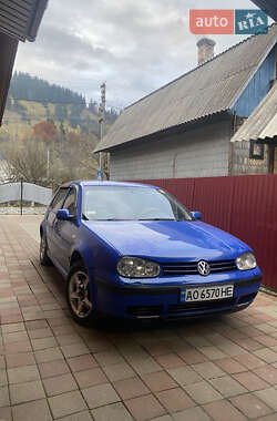 Хетчбек Volkswagen Golf 2000 в Дубовому