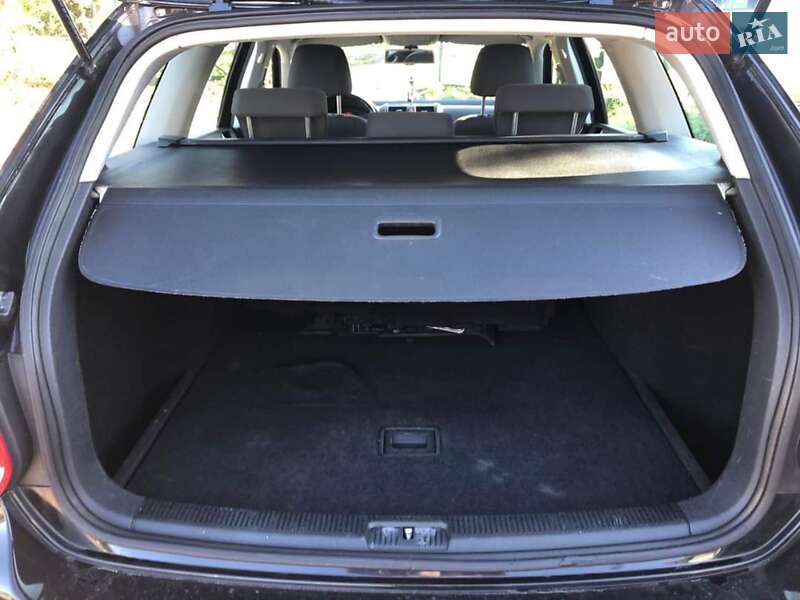 Универсал Volkswagen Golf 2009 в Шумске