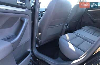 Универсал Volkswagen Golf 2009 в Шумске