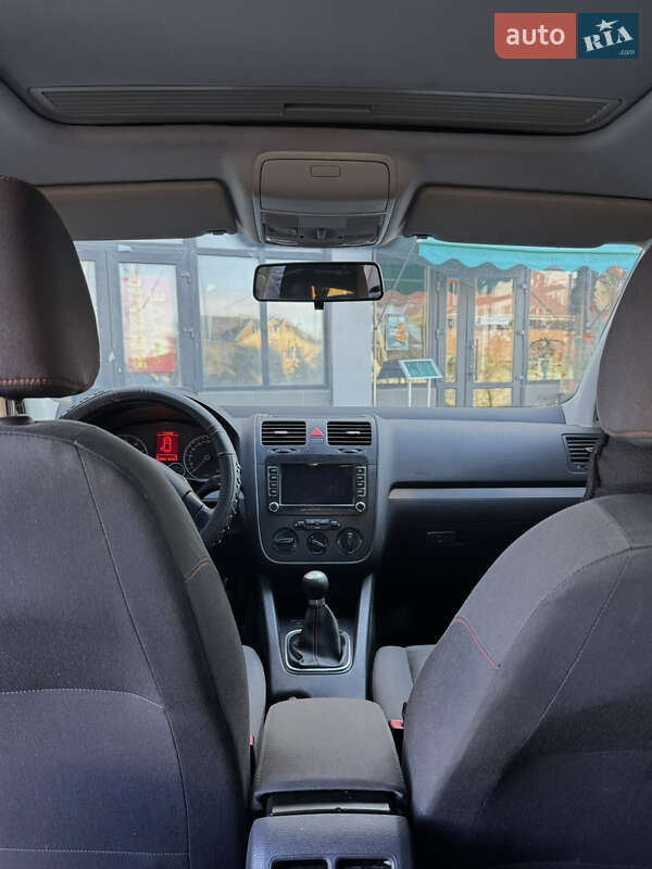 Хетчбек Volkswagen Golf 2006 в Мурованих Курилівцях