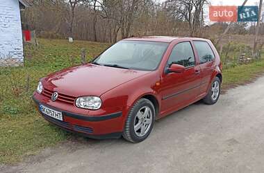 Хэтчбек Volkswagen Golf 1998 в Корце