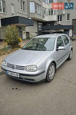 Хэтчбек Volkswagen Golf 2001 в Луцке