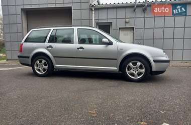 Универсал Volkswagen Golf 2002 в Львове