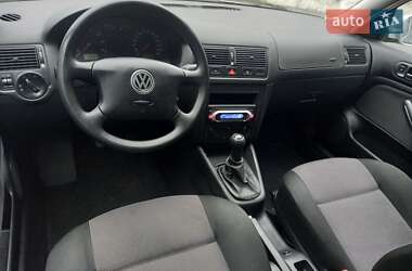 Универсал Volkswagen Golf 2002 в Львове