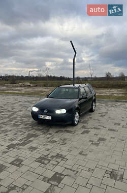 Универсал Volkswagen Golf 2000 в Ровно