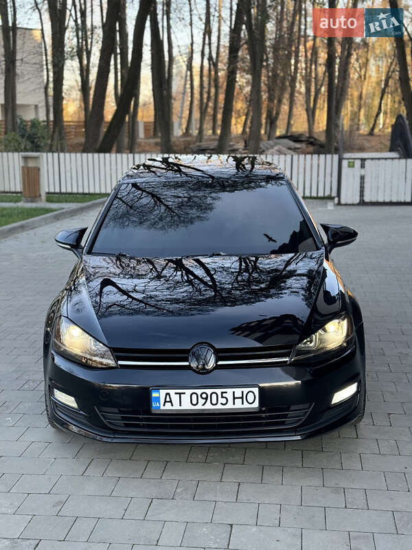 Хэтчбек Volkswagen Golf 2014 в Ивано-Франковске