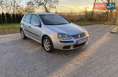 Хэтчбек Volkswagen Golf 2003 в Бучаче