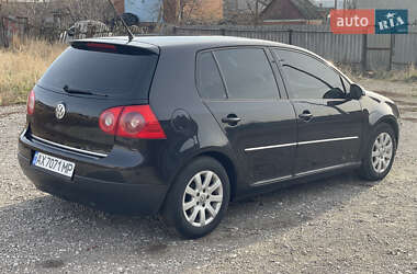 Хэтчбек Volkswagen Golf 2005 в Харькове