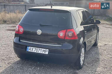 Хэтчбек Volkswagen Golf 2005 в Харькове