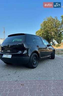 Хэтчбек Volkswagen Golf 2006 в Калуше