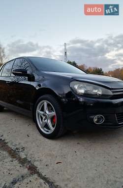 Хетчбек Volkswagen Golf 2010 в Вараші