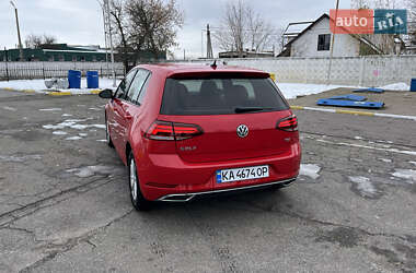 Хэтчбек Volkswagen Golf 2017 в Киеве