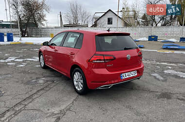 Хэтчбек Volkswagen Golf 2017 в Киеве