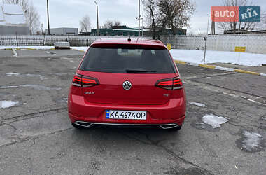 Хэтчбек Volkswagen Golf 2017 в Киеве