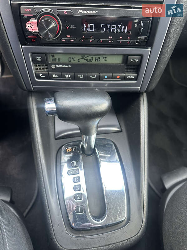 Універсал Volkswagen Golf 2005 в Сумах