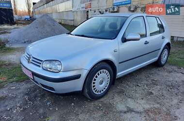 Хэтчбек Volkswagen Golf 2001 в Полтаве