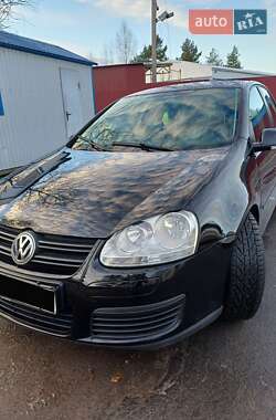 Хетчбек Volkswagen Golf 2006 в Сарнах