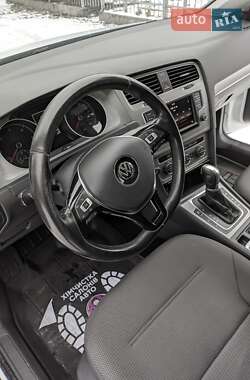 Хэтчбек Volkswagen Golf 2015 в Ровно