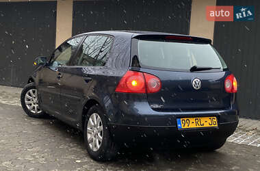 Хэтчбек Volkswagen Golf 2005 в Самборе