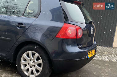 Хэтчбек Volkswagen Golf 2005 в Самборе