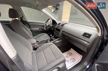 Хэтчбек Volkswagen Golf 2005 в Самборе