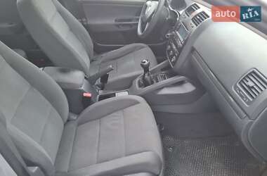 Хетчбек Volkswagen Golf 2004 в Черкасах