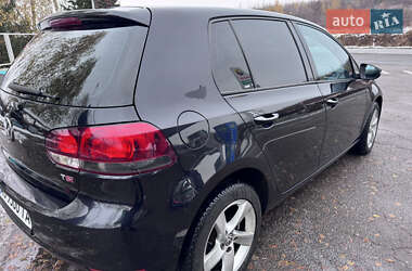 Хэтчбек Volkswagen Golf 2009 в 