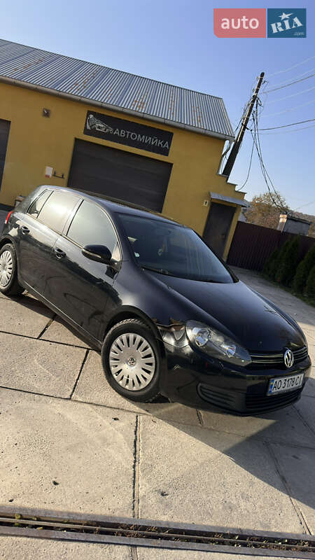 Хетчбек Volkswagen Golf 2009 в Терновому