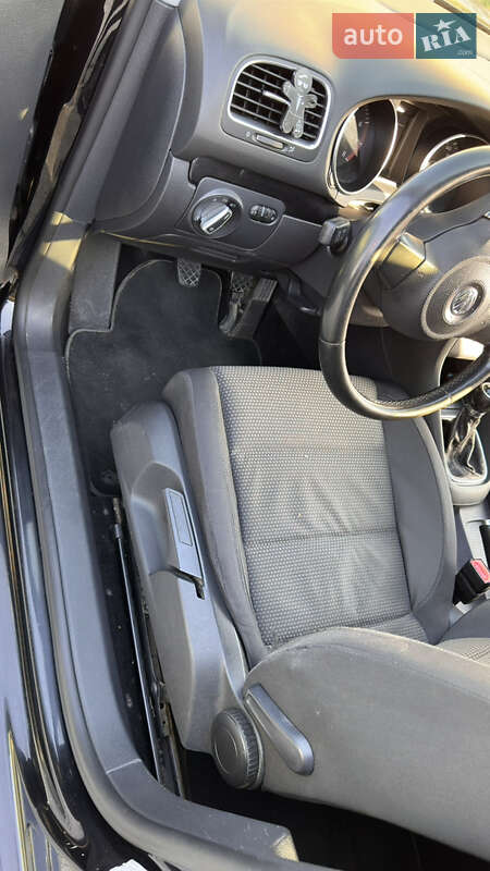 Хетчбек Volkswagen Golf 2009 в Терновому