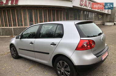 Хэтчбек Volkswagen Golf 2004 в Первомайске