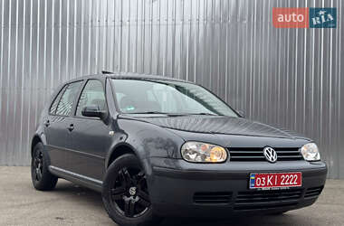 Хэтчбек Volkswagen Golf 2002 в Березане