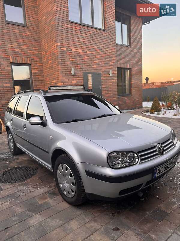 Volkswagen Golf 2002