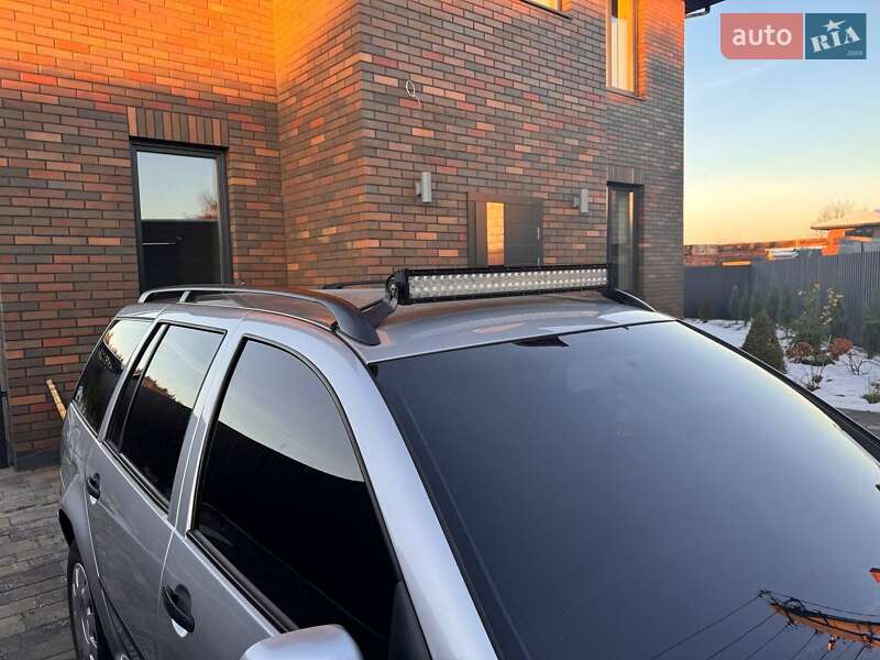 Універсал Volkswagen Golf 2002 в Цумані