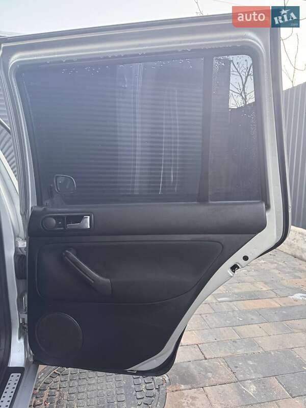 Універсал Volkswagen Golf 2002 в Цумані