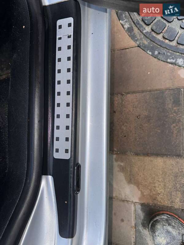 Універсал Volkswagen Golf 2002 в Цумані